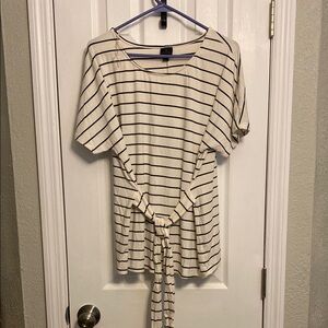 Worthington Black and White Tie Front Short Sleeve Blouse